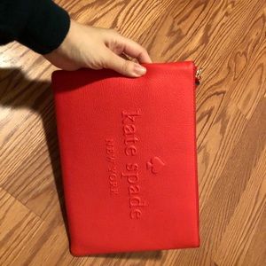 Larchmont Gia ZIP up leather clutch